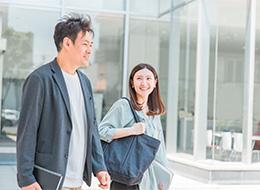 代理店サポート★未経験者歓迎★月平均残業時間10時間以内★年間休日125日★髪色・ネイル自由★第二新卒歓迎