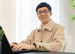 ITエンジニア/未経験歓迎/実践型のオリジナル自社研修/年休125日/入社1年で月給10万円UPも!