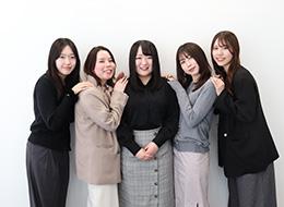ITサポート事務/月給35万円スタート可/リモート可/年休128日/残業月平均6h/20～30代活躍/研修有
