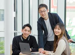 当時は浸透していなかったOSSに目を付ける等、設立時からトレンドを追う姿勢は続いています。