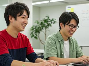 オフィスには社内BGMやバランスボールを設置！リラックスして仕事に打ち込める体制を完備しています！