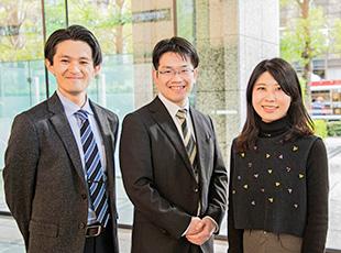 新聞社を軸に、スポーツ・エンタメ・文化など、多彩な分野でDXを推進しています。