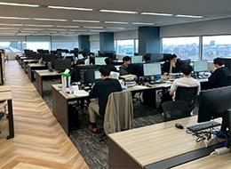 少人数チームだからこそ、全員と親しくなれるのも魅力の一つです◎（Aさん／入社7年目）
