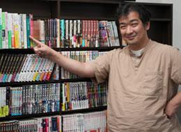 『ここは社員が買ってきた書籍スペースで全部会社負担です』って…一段以外は全部漫画じゃないですか(笑)