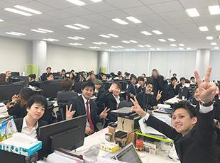 楽しい仲間がたくさんいます！未経験の方でも研修でスキルアップするチャンスです！