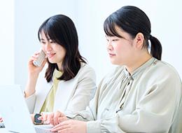 Webマーケティング担当/未経験可/第二新卒歓迎/残業月10h以下/丁寧な研修あり/年休120日/在宅ワーク可