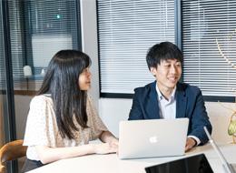 Webデザイナー/未経験OK/年休130日超/残業月5H以下/平均年齢23.8歳/フルリモート可/残業ほぼなし