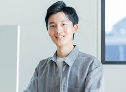 エンジニア/未経験OK/月給25万円~/フルリモート案件相談可/残業月平均10h程度/年休126日