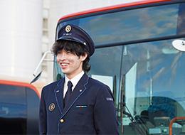 路線バス運転士#未経験歓迎#学歴不問#普通免許だけで応募可能#残業少なめ#新生活応援金最大30万円#創業98年