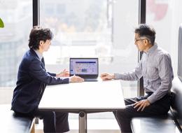 少人数だからこそ、個人個人が裁量を持ってスピーディかつ正しい成長と評価を得られます。