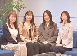 教育専任の講師がサポート。これから先のキャリア などを定期的に相談できる場を設けています。