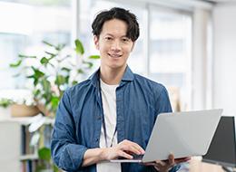 幅広い業界の知識を得ながら自分が成長している実感があります