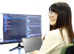 社内ではマネジメント力、外部では技術力を磨けるため、総合力の高いエンジニアへと成長できます。