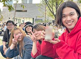 日頃からスタッフ同士で食事に行ったり親睦会を重ねながらコミュニケーションをとっています！