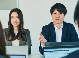 最近では後輩の指導も担当するようになり、「教える」という新たなスキルも身に付きました！（社員Aさん）