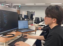 生命保険営業からの転職でしたが、エンジニアとして安心して働けています！