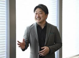 アクセンチュアをはじめとする大手コンサルティング会社を経て、当社を創業。