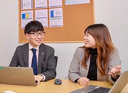 「人に関わる仕事がしたい！」など、先輩たちも様々な理由で入社を決めています！