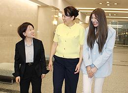 制度面だけじゃない働きやすさがあります！（写真の真ん中が代表）