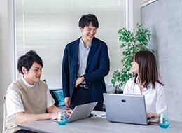 最先端技術と多様な業界に携わり、ダイナミックな仕事ができる環境です！