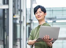 生成AIなどの最新技術に触れ、導入にまで関われるという恵まれた環境で経験を積むことができています。