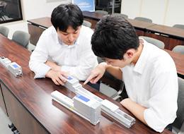 先輩たちには気軽に質問ができるので、悩みを抱え込まずに仕事に取り組めています！