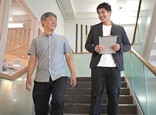 一人に負荷がかかりすぎないよう、チームで協調しながら進めています。