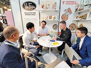 「若手だから」という理由で単純作業ばかり任せたりはしません。誰にでもチャンスを用意しています。