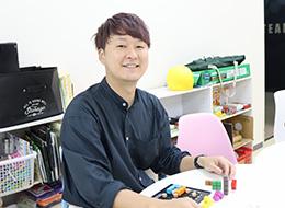 いつも支え合い仕事を進める同僚が頼もしい、とのこと。
