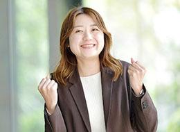 アシスタントスタッフ/未経験大歓迎/賞与年2回/土日祝日休/月収30万円も可能/20・30代活躍/11連休あり