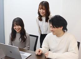 【Web系総合職】未経験OK/月給25万円~/10~12ヶ月のオリジナル研修/残業ほぼなし/20代中心に活躍