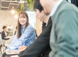 開発エンジニア/9割が未経験スタート/プログラミングの基礎が学べる/残業月10時間以下/7割リモート/服装自由