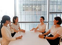 20～30代まで幅広い年齢のスタッフが活躍しています◎