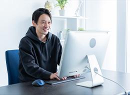 UI/UXデザイナー◆UI/UX未経験OK◆業界シェアNo.1自社サービス◆フルリモート・フレックス◆残業なし