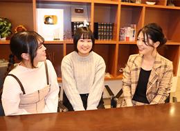 労務人事／未経験歓迎／第二新卒OK／「アトム法律事務所」グループ／年休126日／残業なし／有休取得100％