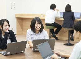 社内SE/金融システム/100%自社内開発/業界未経験可/完全週休2日/ノー残業デーあり/賞与5.7ヵ月分
