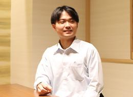 元々は百貨店で携帯販売をしていました。実際に異業種からの転職者も多く、安心です！