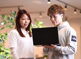 Webエンジニア★フルリモあり★年休135日★残業月平均6.2h★案件選択可★AI案件など多数★月給40万円~