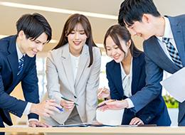 不動産営業◇未経験歓迎◇銀座勤務◇正社員デビューOK◇住宅手当◇5連休取得◇10時出勤◇成果は賞与で還元
