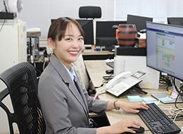 上長や先輩もいつでも相談に乗ってくれるので、毎日新しい知識を吸収できています！