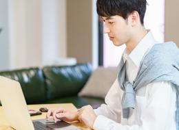 【SE/PG】月収45万円以上保証／年休170日（有給含まず）／フルリモ82％／案件自由選択／即断即日給与提案