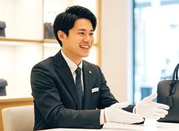 店舗数が増えているため、ポジションが続々と誕生しています！3ヵ月ごとの評価でスピード昇格が可能です。