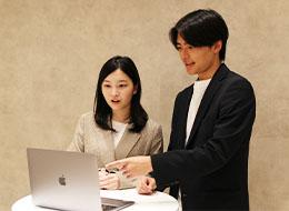 分からない部分を先輩エンジニアに相談できる環境も整っています！