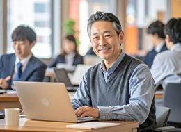 年齢不問の実力評価。ベテランこそ高単価案件で活躍中！