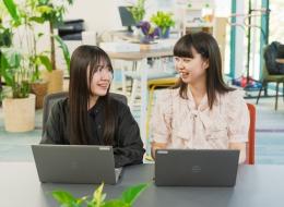 若手からも積極的にヒントをもらいながら、未来の自社サービス構想を皆で一緒に描いています。