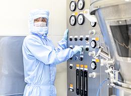 医薬品の製造ライン担当／モノづくり経験を活かして医療に貢献／医薬の知識不問／賞与平均6.6ヶ月分／年休128日