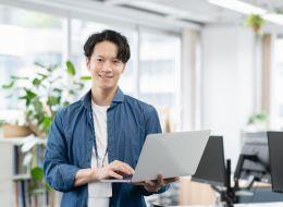Windowsアプリ開発エンジニア◆年間休日127日◆残業月平均20H◆入社日に有給10日付与