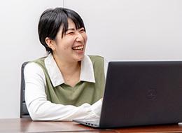 【初級プログラマー／インフラエンジニア】上流工程を目指す◆年休130日◆自社サービス◆リモート◆キャリアUP！