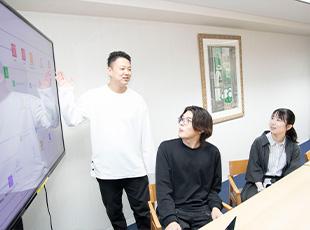 フルスタックエンジニアの代表のもと、理想のエンジニア像に向けスキルを伸ばしていけます。