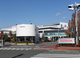 製作所内の食堂には専属の栄養士が在籍し、日替わりでバランスの取れた美味しい食事を摂ることができます。